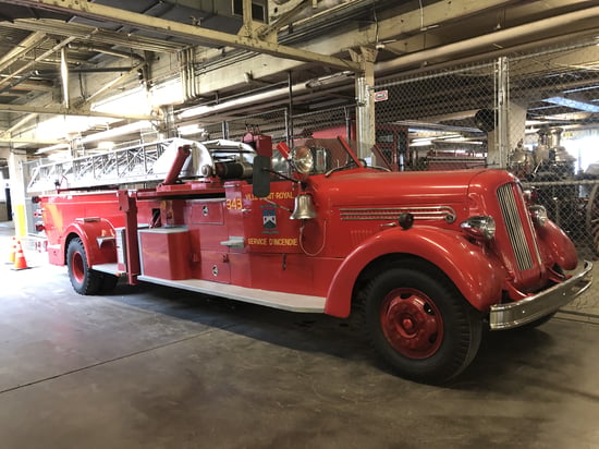 Camion-pompier-vintage-montreal-caserne-incendie