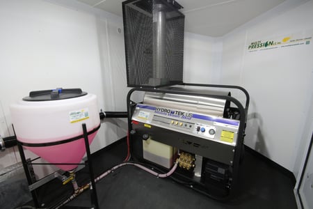 Canadian-Malartic-standalone-hot-water-trailer-car-wash