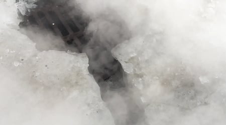 De-icing-Streets-Roads-Sewers-Hot-Water-Cleaner