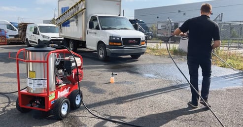 High-pressure-washer-with-hot-water